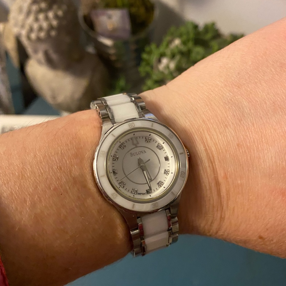 Ladies Bulova watch. GUC